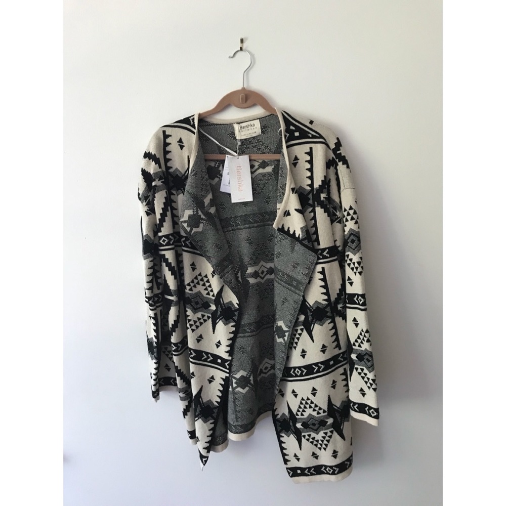 Oversized cardigan with Aztec print